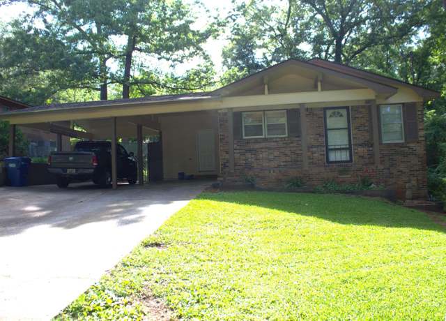 Property at 5610 Arrow Ave, Anniston, AL 36206, 3 beds, 2.5 baths