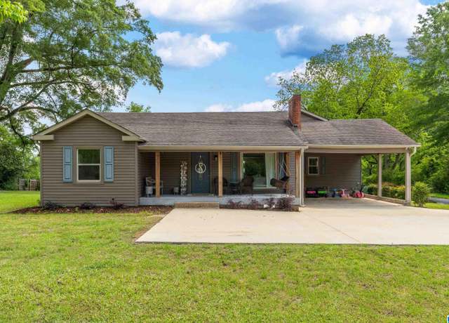 Property at 1904 Walnut St, Centreville, AL 35042, 3 beds, 2 baths