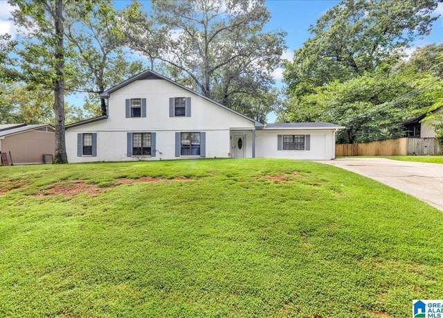 Property at 293 Fran Dr, Alabaster, AL 35007, 5 beds, 2 baths