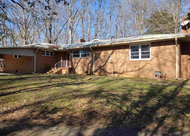 Property at 5733 Glade Cir, Anniston, AL 36203, 3 beds, 2 baths