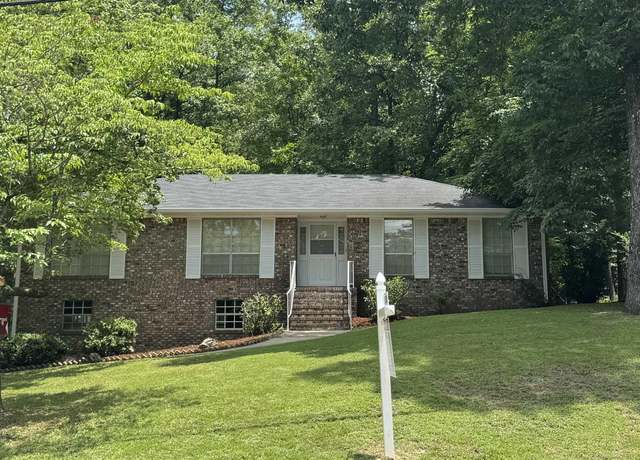 Property at 220 Navajo Pines Dr, Alabaster, AL 35007, 3 beds, 2 baths