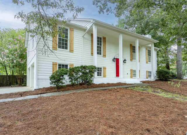 Property at 641 Olde Towne Ln, Alabaster, AL 35007, 4 beds, 3 baths