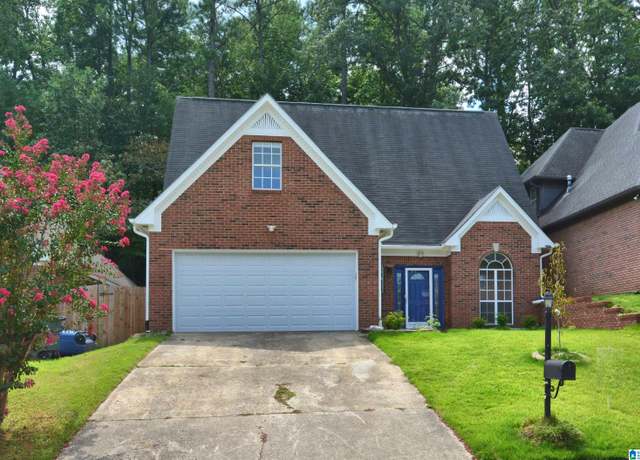 Property at 3173 Boxwood Dr, Hoover, AL 35216, 3 beds, 2.5 baths