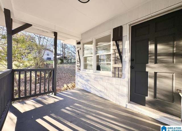Property at 448 17th Ter NW, Center Point, AL 35215, 3 beds, 1 bath