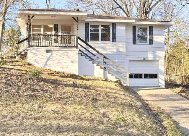 Property at 448 17th Ter NW, Center Point, AL 35215, 3 beds, 1 bath
