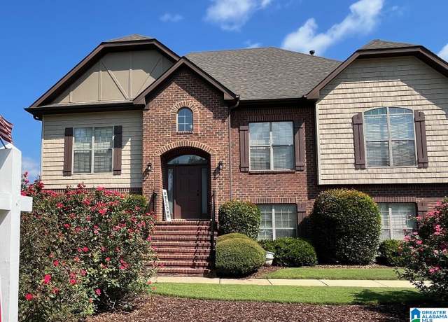 Property at 204 Parliament Pkwy, Alabaster, AL 35114, 5 beds, 3 baths