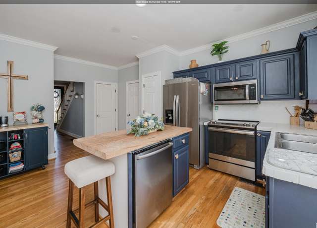 Property at 1555 Bent River Cir, Vestavia Hills, AL 35216, 4 beds, 2.5 baths