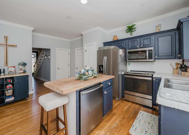 Property at 1555 Bent River Cir, Vestavia Hills, AL 35216, 4 beds, 2.5 baths