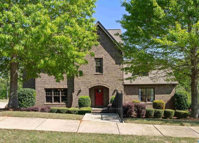 Property at 1800 Southpointe Dr, Hoover, AL 35244, 5 beds, 4 baths