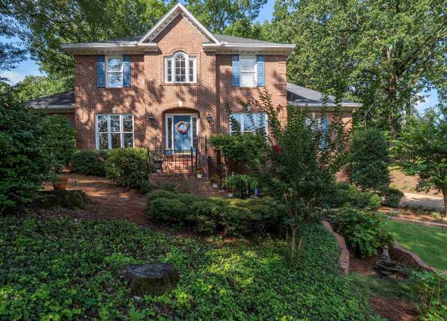 Property at 1313 Fairway View Ln, Hoover, AL 35244, 4 beds, 3.5 baths