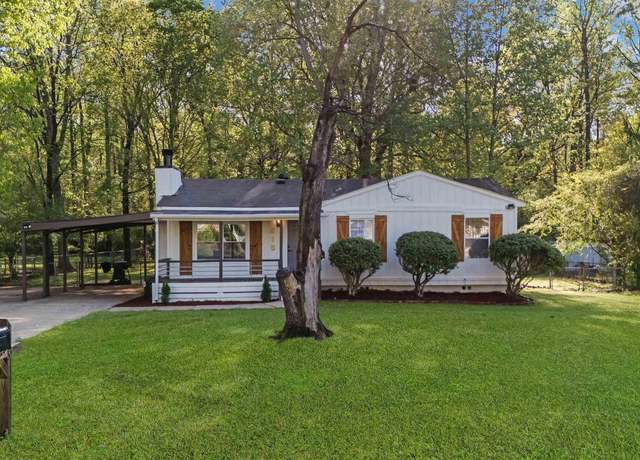 Property at 215 Meadowgreen Dr, Montevallo, AL 35115, 3 beds, 2 baths