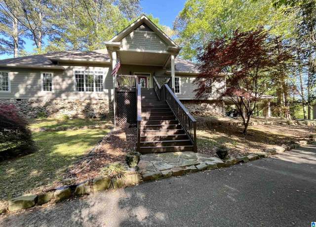 Property at 4012 Windsor Dr, Guntersville, AL 35976, 4 beds, 3 baths