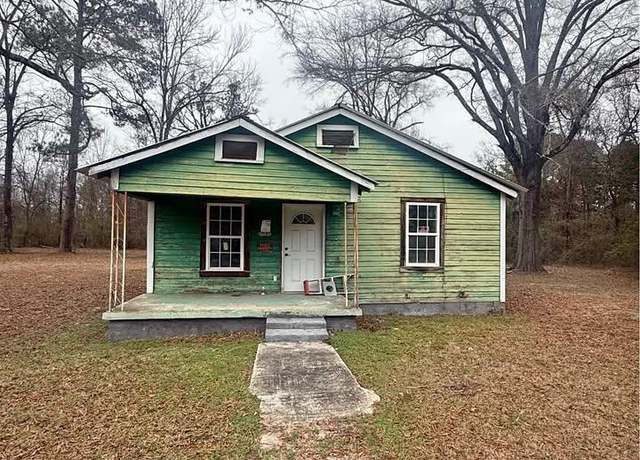 Property at 2919 Hickory St, Gadsden, AL 35904, 3 beds, 1 bath