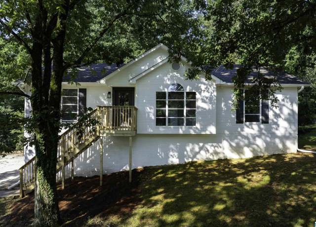 Property at 2648 Denise Dr, Birmingham, AL 35235, 3 beds, 2 baths