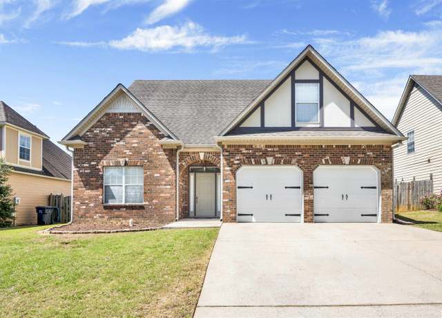 Property at 1043 Kerry Dr, Calera, AL 35040, 5 beds, 3 baths