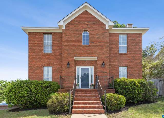 Property at 101 E Willow Cir, Calera, AL 35040, 3 beds, 2.5 baths