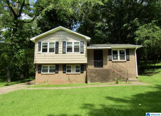 Property at 1735 6th St NW, Center Point, AL 35215, 3 beds, 1 bath