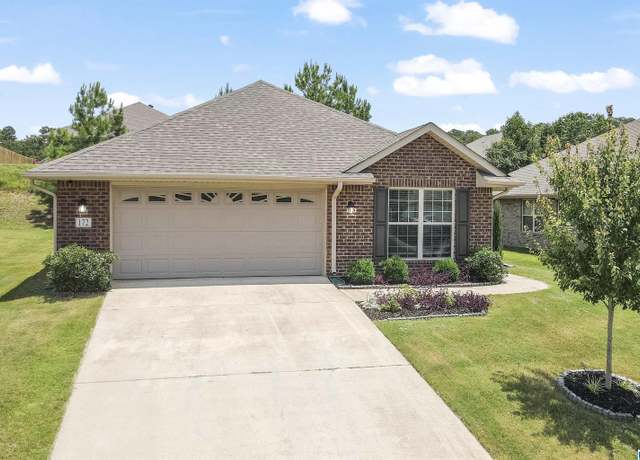 Property at 172 Greenwood Cir, Calera, AL 35040, 3 beds, 2 baths