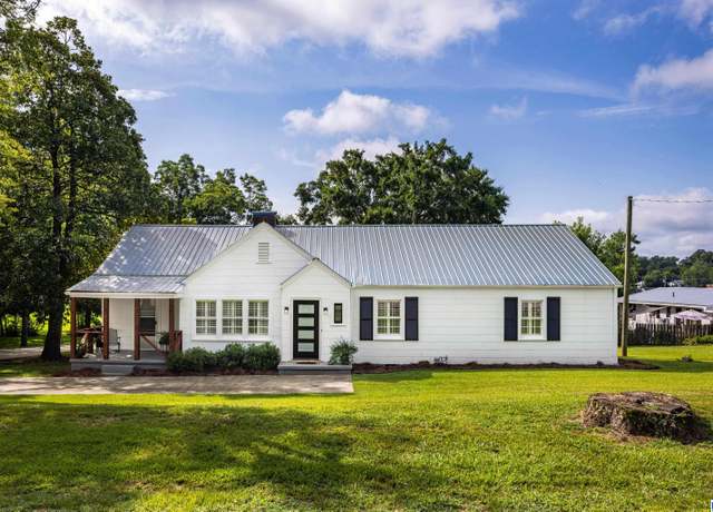 Property at 109 4th Ave W, Oneonta, AL 35121, 3 beds, 2 baths