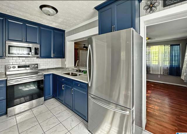 Property at 1006 2nd Ave N, Clanton, AL 35045, 2 beds, 2 baths
