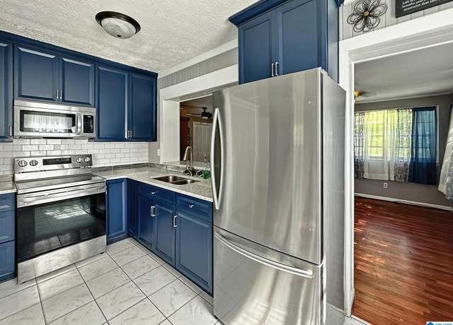 Property at 1006 2nd Ave N, Clanton, AL 35045, 2 beds, 2 baths