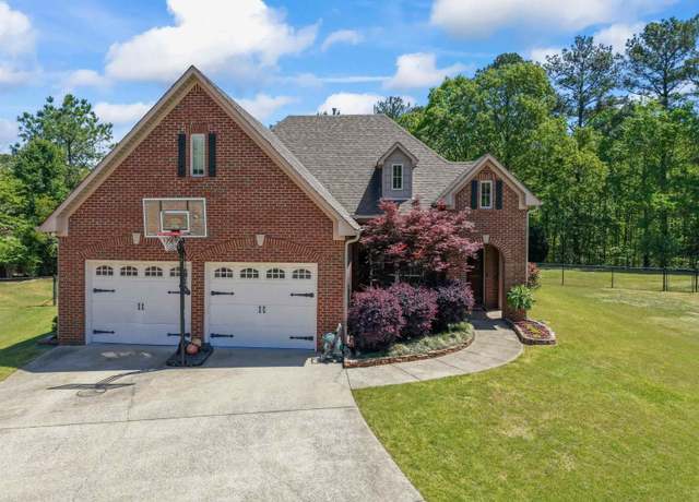 Property at 1113 Weybridge Cir, Pelham, AL 35124, 3 beds, 2 baths