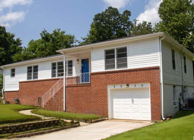 Property at 2532 6th St NE, Center Point, AL 35215, 3 beds, 2 baths