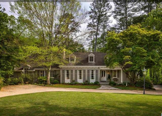 Property at 29 Woodhill Rd, Mountain Brook, AL 35213, 4 beds, 3.5 baths