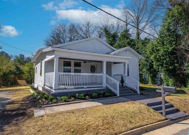 Property at 220 4th St E, Oxford, AL 36203, 3 beds, 2 baths