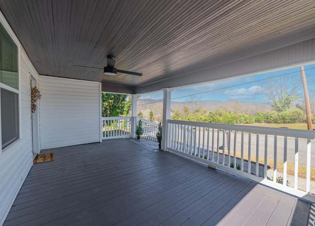 Property at 220 4th St E, Oxford, AL 36203, 3 beds, 2 baths