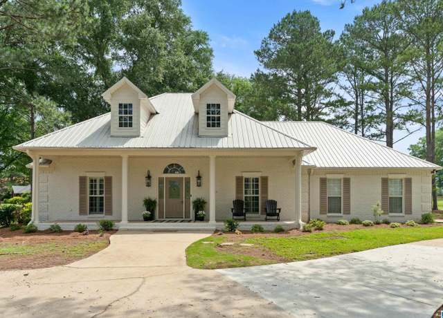 Property at 2703 Abbott Dr, Pell City, AL 35128, 3 beds, 2 baths