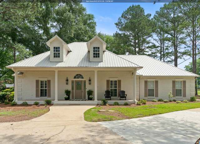 Property at 2703 Abbott Dr, Pell City, AL 35128, 3 beds, 2 baths