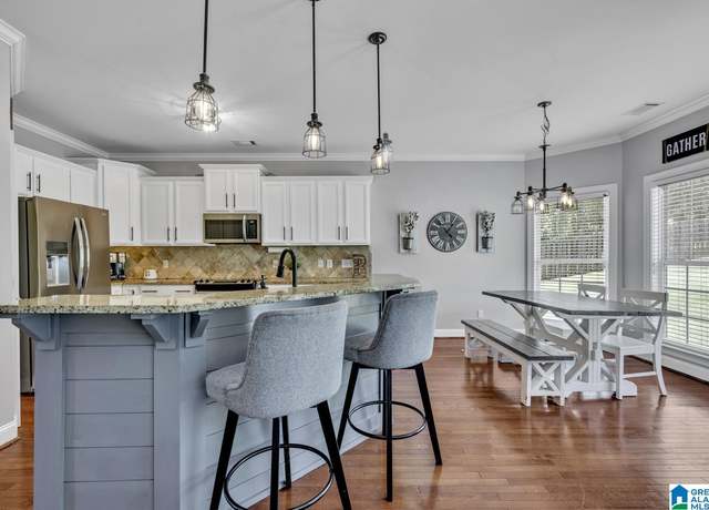 Property at 8530 Highlands Trce, Trussville, AL 35173, 4 beds, 3 baths