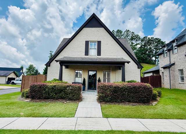 Property at 4681 Riverview Dr, Hoover, AL 35244, 4 beds, 2.5 baths