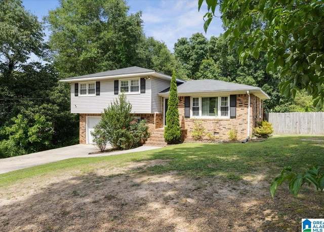 Property at 703 S 2nd St S, Oneonta, AL 35121, 3 beds, 2 baths