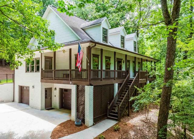 Property at 2324 Altadena Crest Dr, Hoover, AL 35242, 4 beds, 3.5 baths