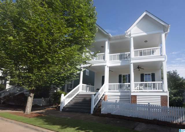Property at 4192 Memorial Park Cir, Hoover, AL 35226, 4 beds, 3.5 baths