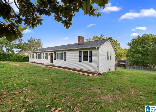 Property at 1203 Park Ave, Oneonta, AL 35121, 4 beds, 2.5 baths