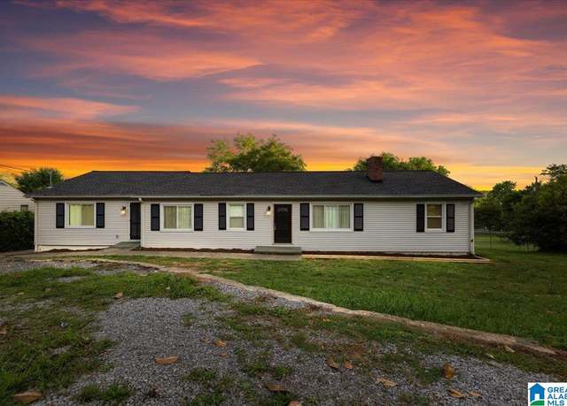 Property at 1203 Park Ave, Oneonta, AL 35121, 4 beds, 2.5 baths
