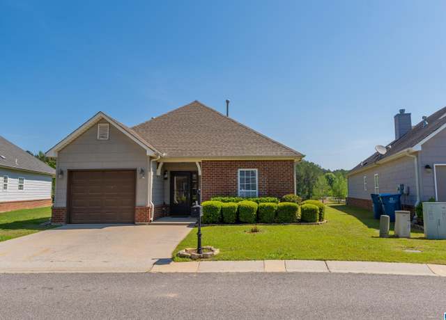 Property at 1017 Fairbank Ln, Chelsea, AL 35043, 3 beds, 2 baths