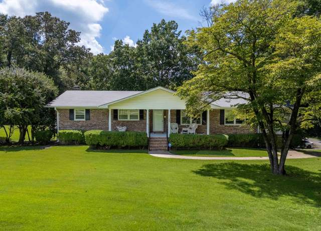 Property at 1100 3rd Ave NE, Jacksonville, AL 36265, 5 beds, 3 baths