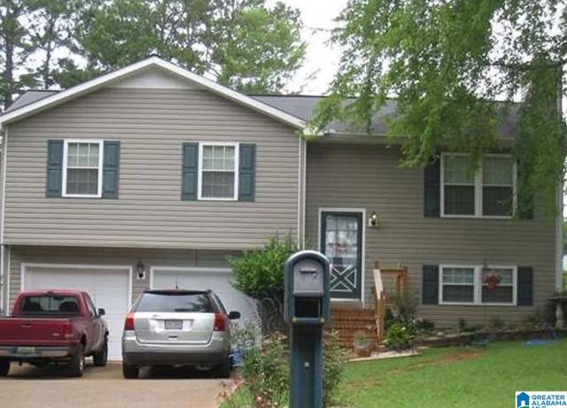 Property at 920 Henry Ct SW, Jacksonville, AL 36265, 3 beds, 2.5 baths
