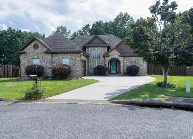 Property at 417 Summit Pl, Fultondale, AL 35068, 3 beds, 2 baths
