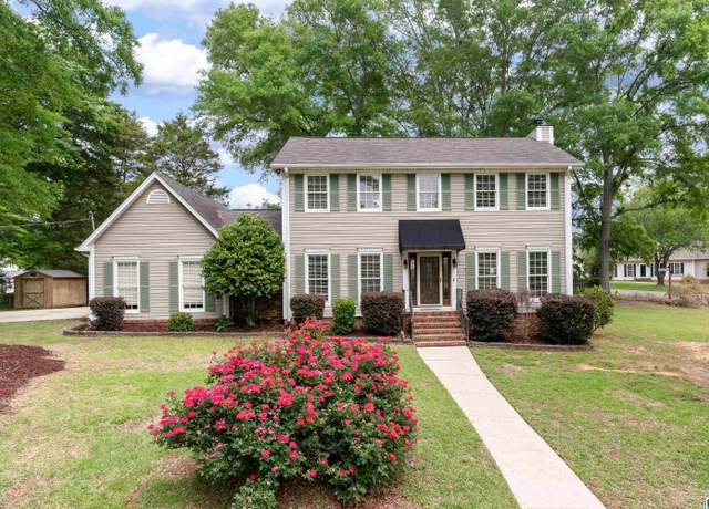 Property at 100 Cedar Cove Ln, Pelham, AL 35124, 3 beds, 2.5 baths