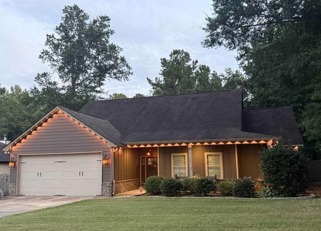 Property at 1905 Palin Ave, Opelika, AL 36801, 4 beds, 2 baths
