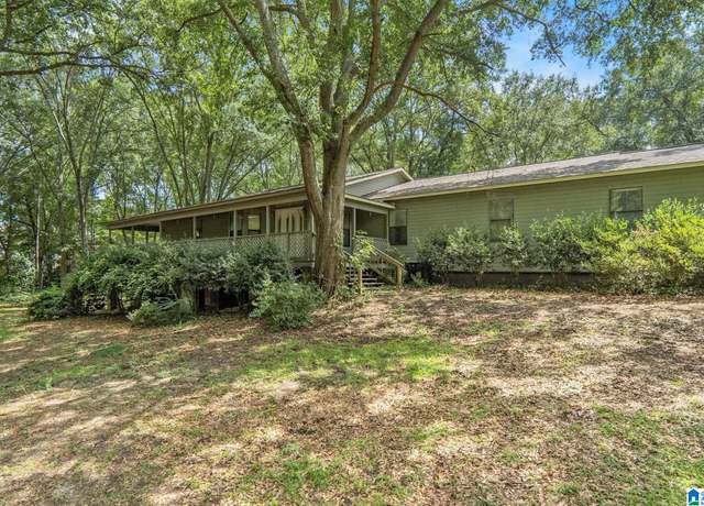 Property at 104 Adriane Dr, Clanton, AL 35045, 5 beds, 3 baths