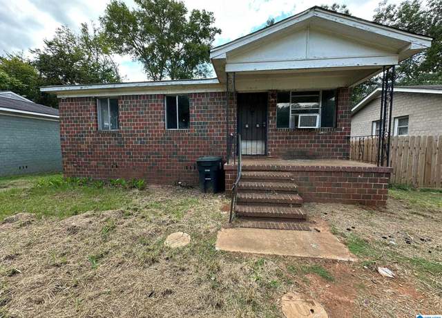Property at 2812 32nd Pl, Birmingham, AL 35221, 3 beds, 1 bath