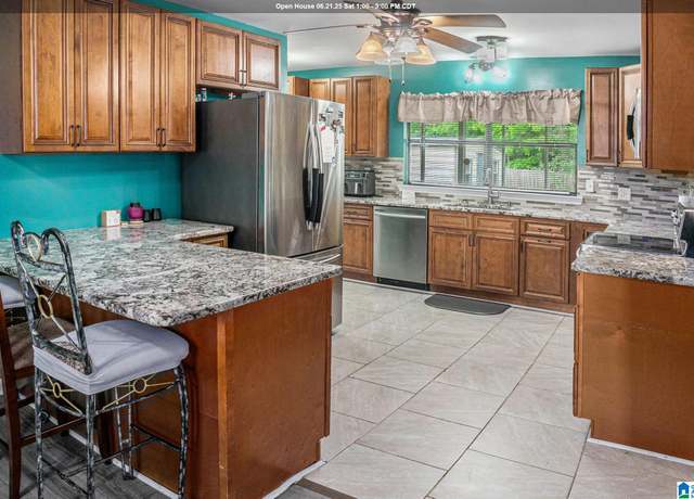 Property at 810 12th Ter, Pleasant Grove, AL 35127, 3 beds, 2 baths