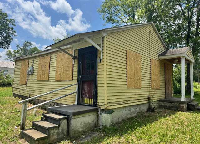 Property at 1525 Meadow Ln, Birmingham, AL 35228, 2 beds, 1 bath