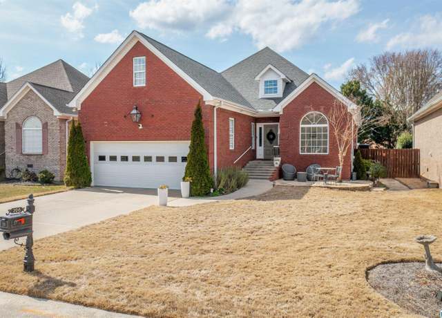 Property at 206 Lakepoint Dr, Gadsden, AL 35901, 3 beds, 2 baths